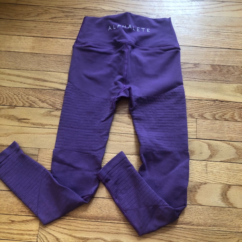 ALPHALETE LEGGINGS